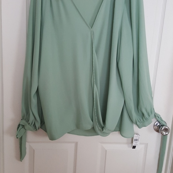 lily black Tops - Womens shirt